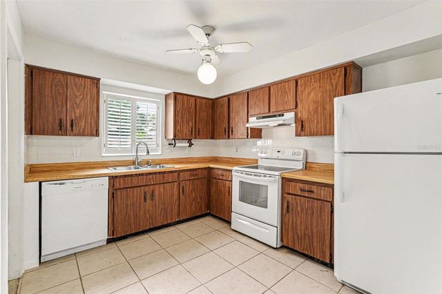 2022 LANCE COURT, Dover, FL 33527