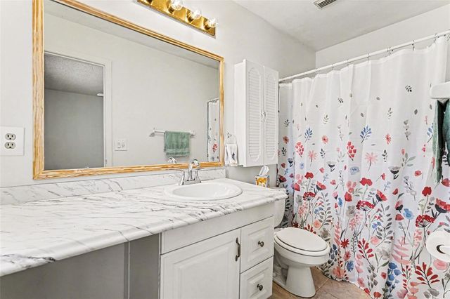 2022 LANCE COURT, Dover, FL 33527