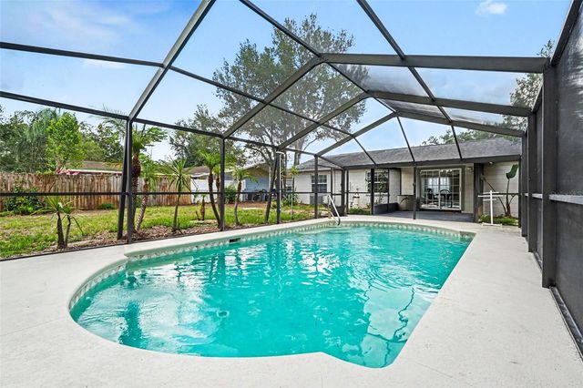 2022 LANCE COURT, Dover, FL 33527