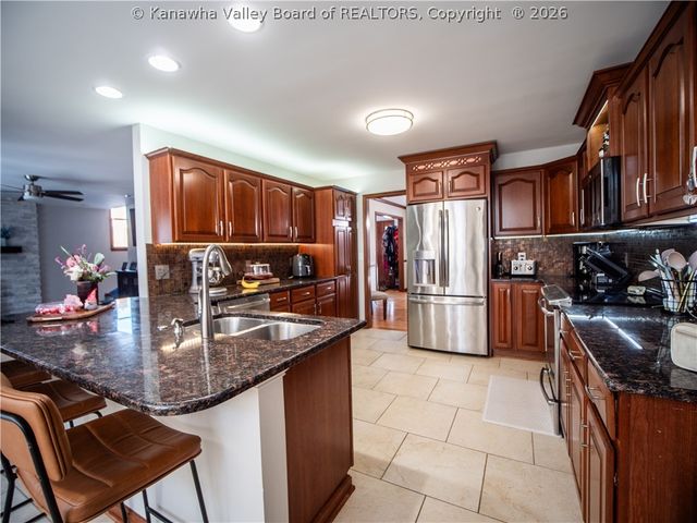 136 Glenwood Lane, Hurricane, WV 25526