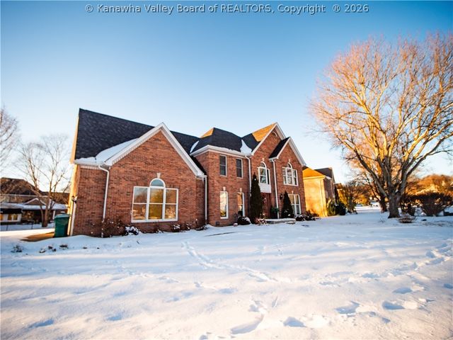 136 Glenwood Lane, Hurricane, WV 25526