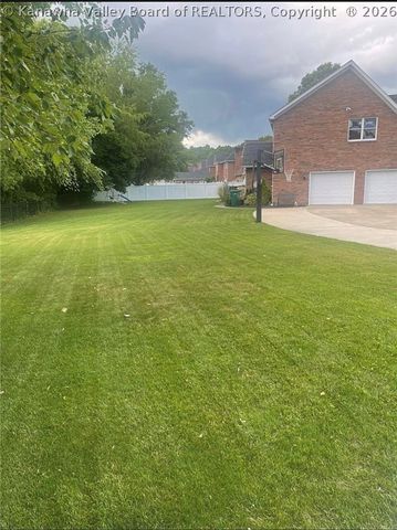 136 Glenwood Lane, Hurricane, WV 25526