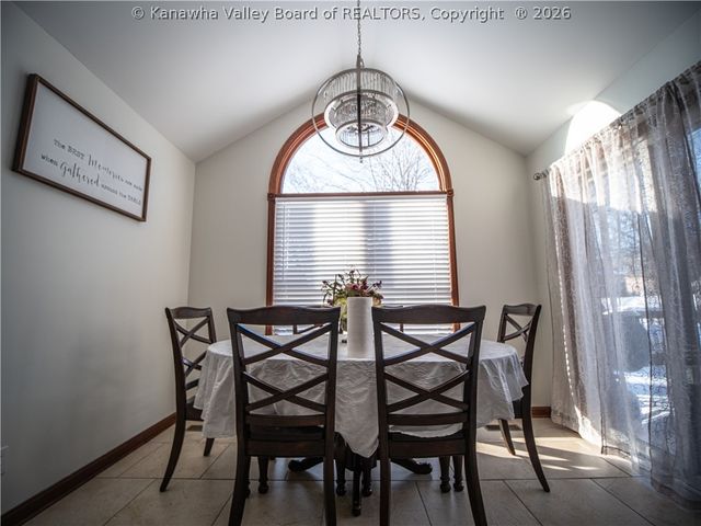 136 Glenwood Lane, Hurricane, WV 25526