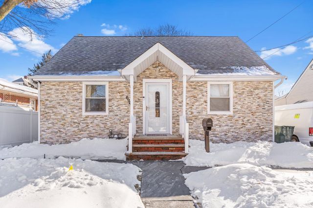 696 Hanson Avenue, Perth Amboy, NJ 08861