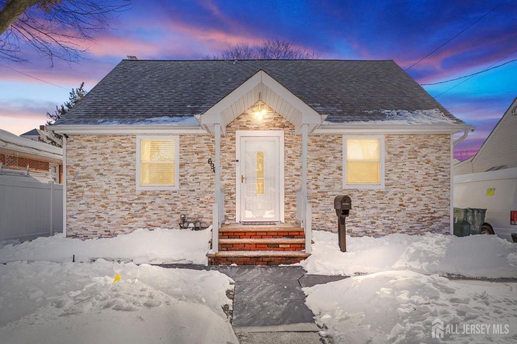 696 Hanson Avenue, Perth Amboy, NJ 08861