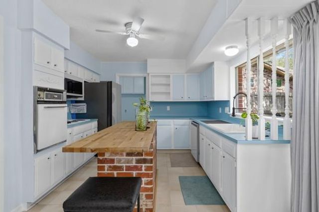 12402 Blue Water CIR, Austin, TX 78758