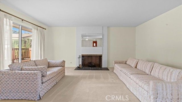 1837 N 1st, Upland, CA 91784