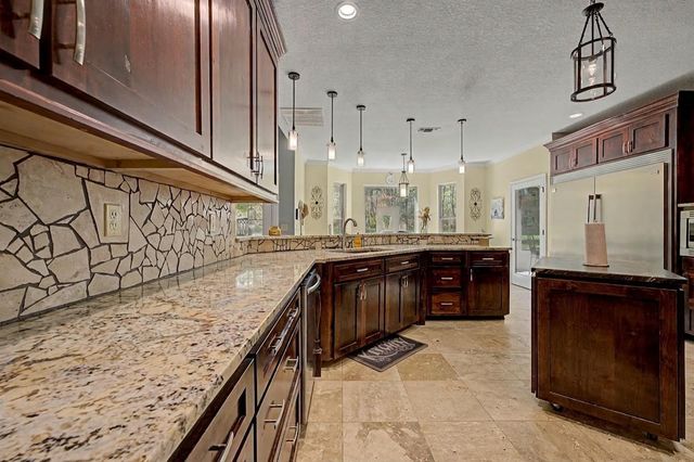 4720 State Highway 21 E, Hemphill, TX 75948