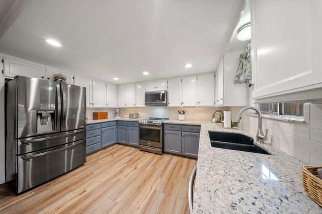 2320 E Canal Dr, Turlock, CA 95380