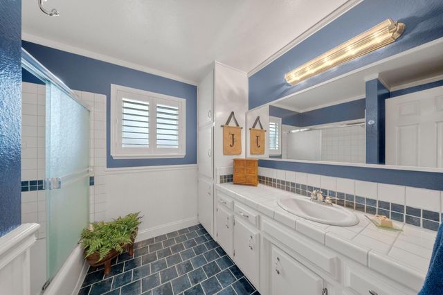 2320 E Canal Dr, Turlock, CA 95380