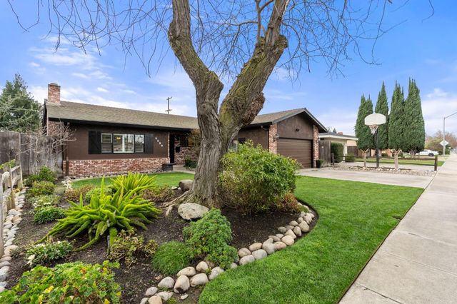 2320 E Canal Dr, Turlock, CA 95380