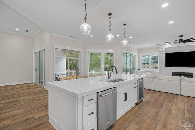 3175 Marcus Pointe Blvd, Pensacola, FL 32505