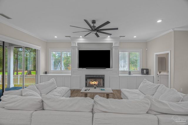 3175 Marcus Pointe Blvd, Pensacola, FL 32505