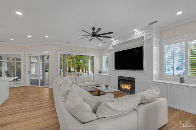 3175 Marcus Pointe Blvd, Pensacola, FL 32505