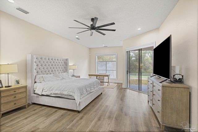 3175 Marcus Pointe Blvd, Pensacola, FL 32505