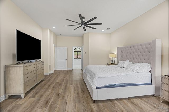 3175 Marcus Pointe Blvd, Pensacola, FL 32505