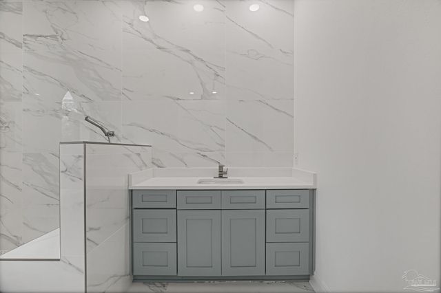 3175 Marcus Pointe Blvd, Pensacola, FL 32505