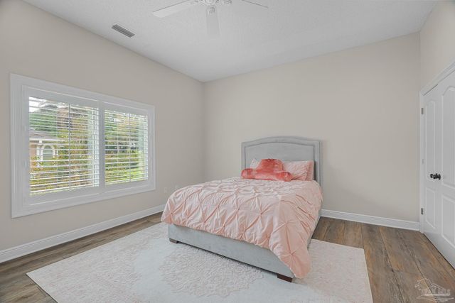 3175 Marcus Pointe Blvd, Pensacola, FL 32505