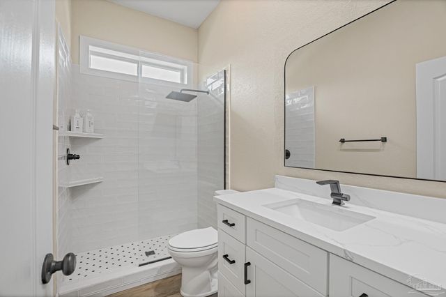 3175 Marcus Pointe Blvd, Pensacola, FL 32505