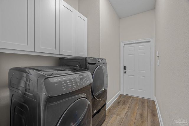 3175 Marcus Pointe Blvd, Pensacola, FL 32505