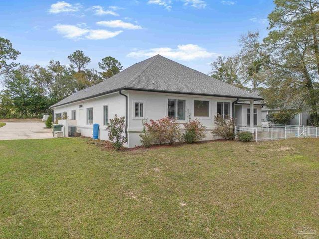 3175 Marcus Pointe Blvd, Pensacola, FL 32505