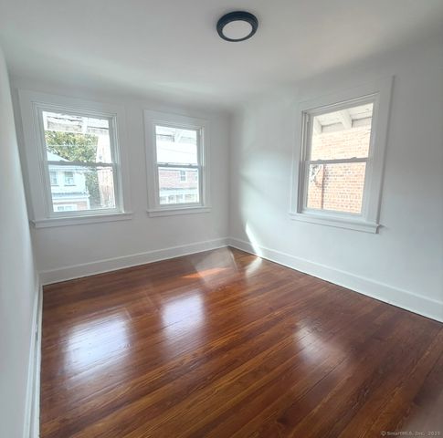 400 East Avenue, Bridgeport, CT 06610