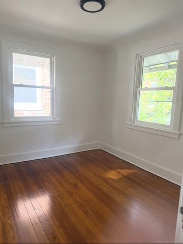 400 East Avenue, Bridgeport, CT 06610