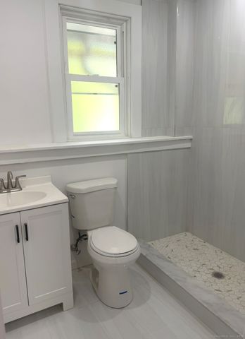 400 East Avenue, Bridgeport, CT 06610