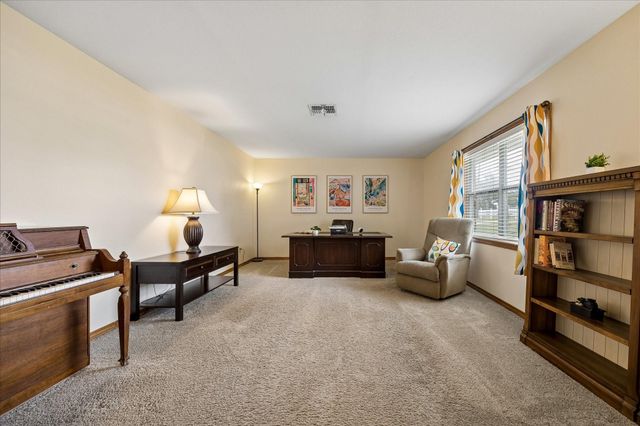 2919 Centerhill Circle, Bellville, TX 77418