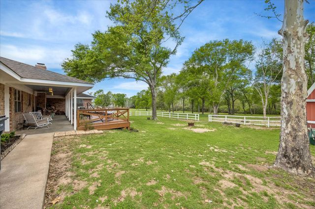 2919 Centerhill Circle, Bellville, TX 77418