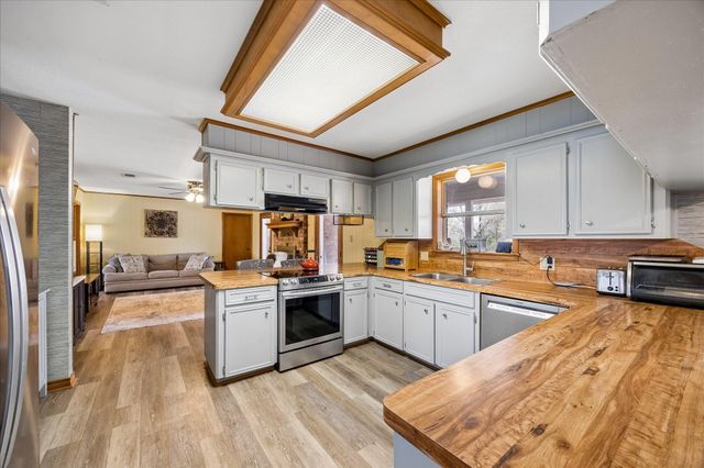 2919 Centerhill Circle, Bellville, TX 77418