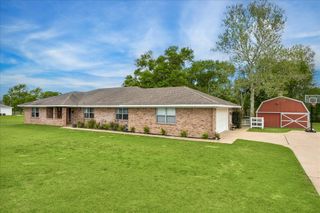 2919 Centerhill Circle, Bellville, TX 77418