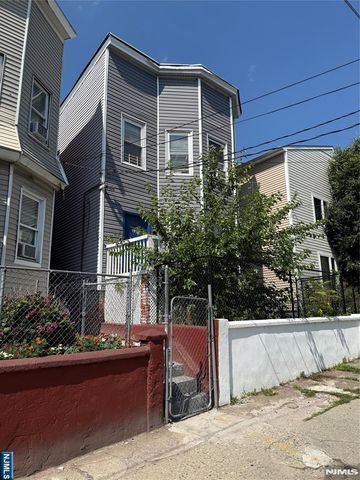 125 Governor Street, Paterson, NJ 07501