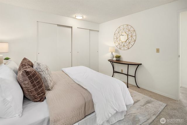 21006 NE 18th Place, Sammamish, WA 98074