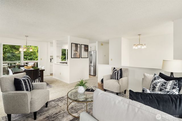 21006 NE 18th Place, Sammamish, WA 98074