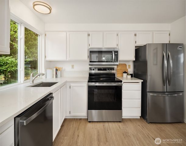 21006 NE 18th Place, Sammamish, WA 98074