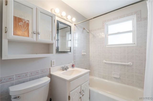 64 Melody Lane, Tonawanda, NY 14150