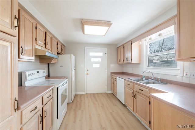 64 Melody Lane, Tonawanda, NY 14150