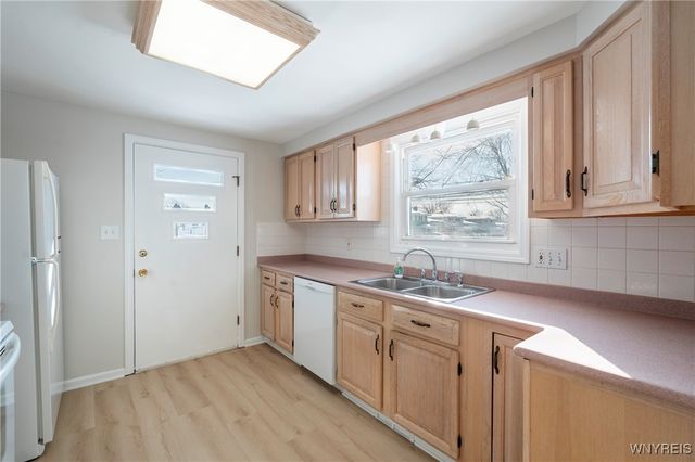 64 Melody Lane, Tonawanda, NY 14150