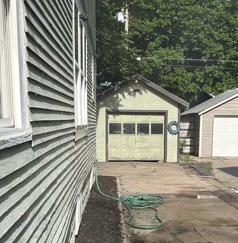 230 S Chautauqua Ave, Wichita, KS 67211