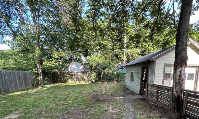 230 S Chautauqua Ave, Wichita, KS 67211