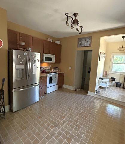 230 S Chautauqua Ave, Wichita, KS 67211