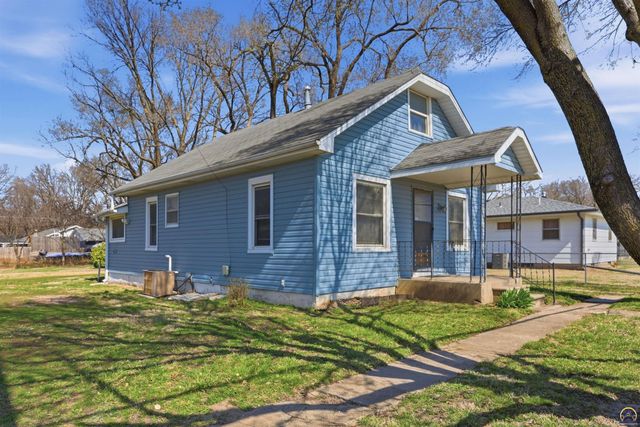 2716 NE Seward AVE, Topeka, KS 66616
