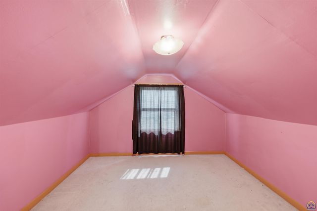 2716 NE Seward AVE, Topeka, KS 66616