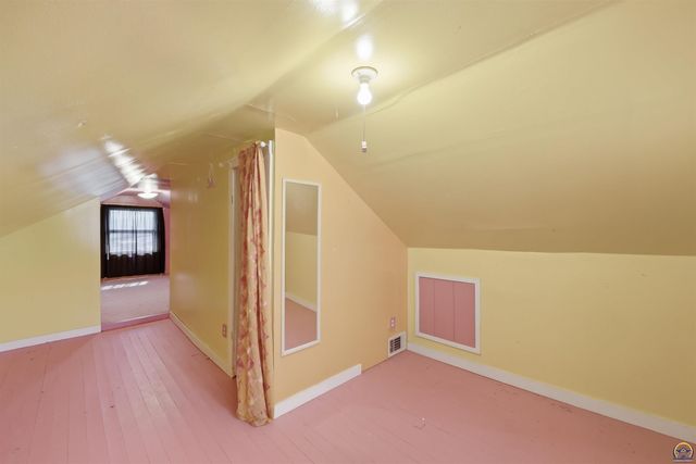 2716 NE Seward AVE, Topeka, KS 66616