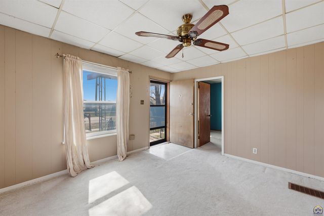 2716 NE Seward AVE, Topeka, KS 66616