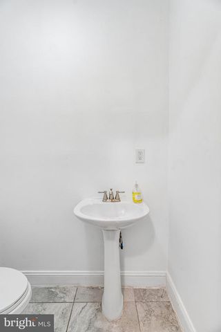 2255 WATERLOO ST, Philadelphia, PA 19133