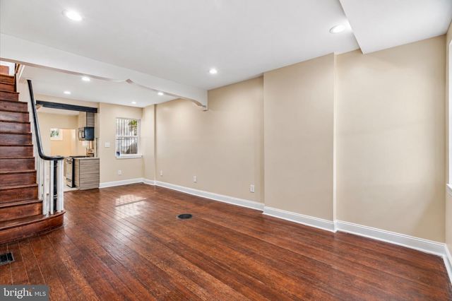 2255 WATERLOO ST, Philadelphia, PA 19133