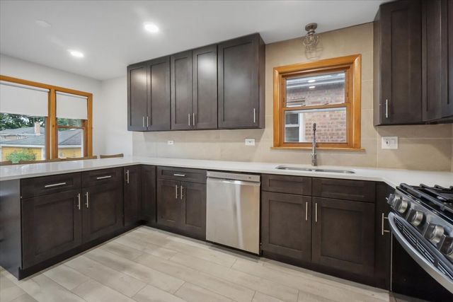 4830 N Nagle Avenue, Chicago, IL 60630