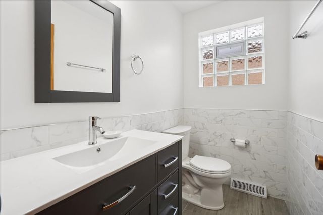 4830 N Nagle Avenue, Chicago, IL 60630